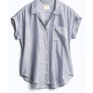 ID: 23 Hayford Button Down Top